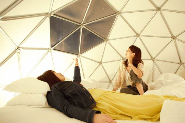 Dome tent with skylight