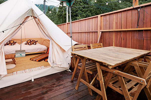 [Tent] Deck space