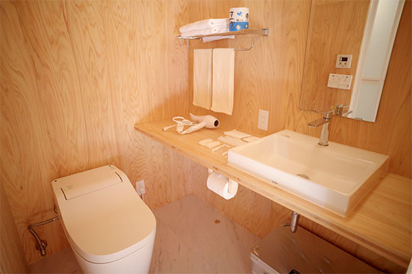 [Cabin] Toilet/wash basin