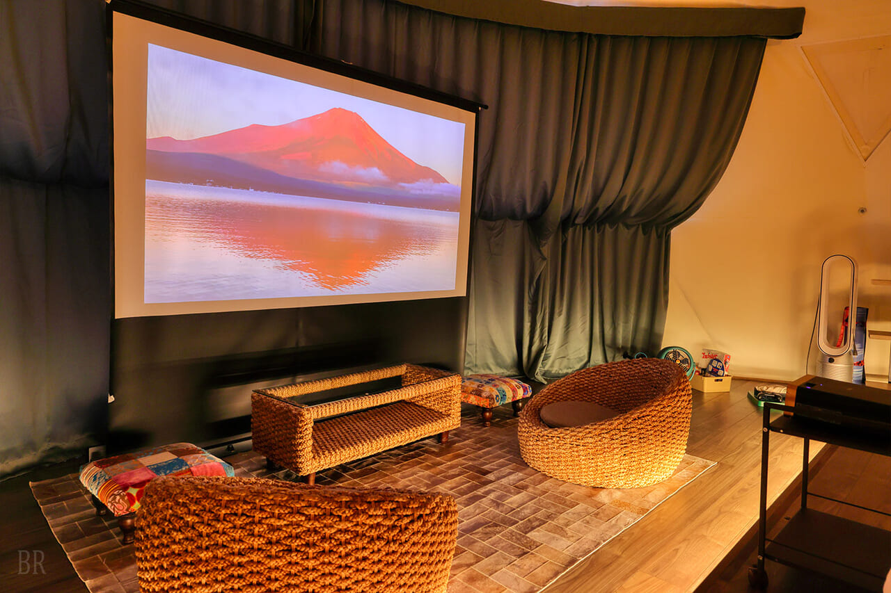 プロジェクター