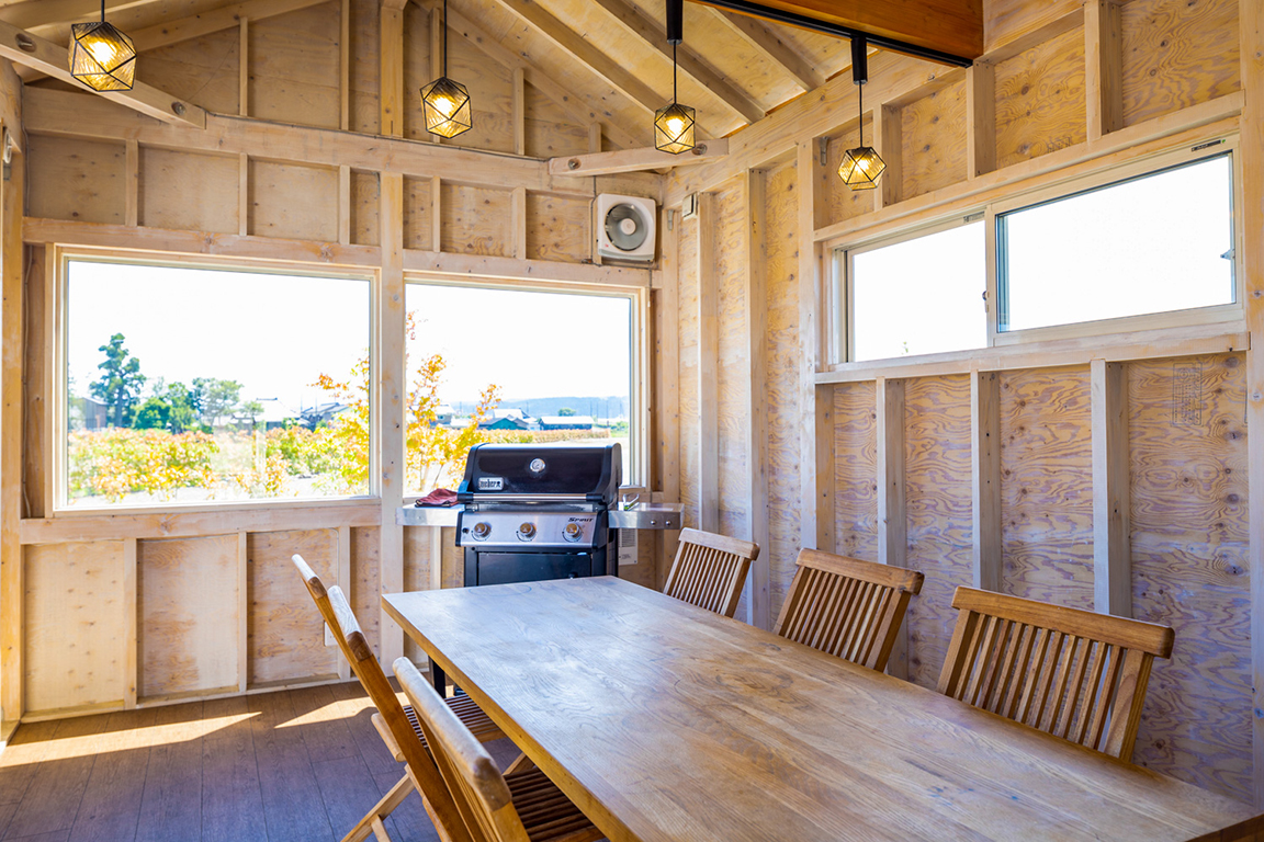 Individual dining space