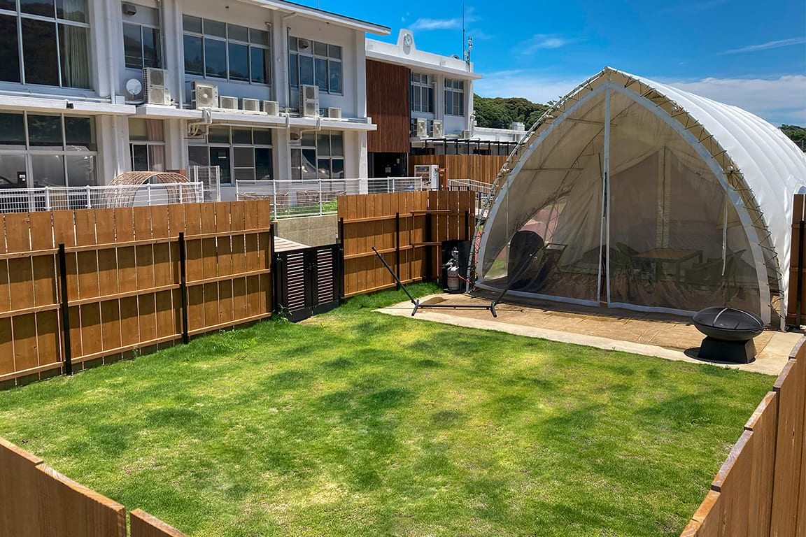 dog opera tent