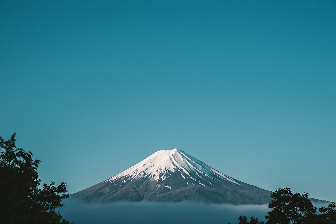 富士山と河口湖を一望する最高のロケーション