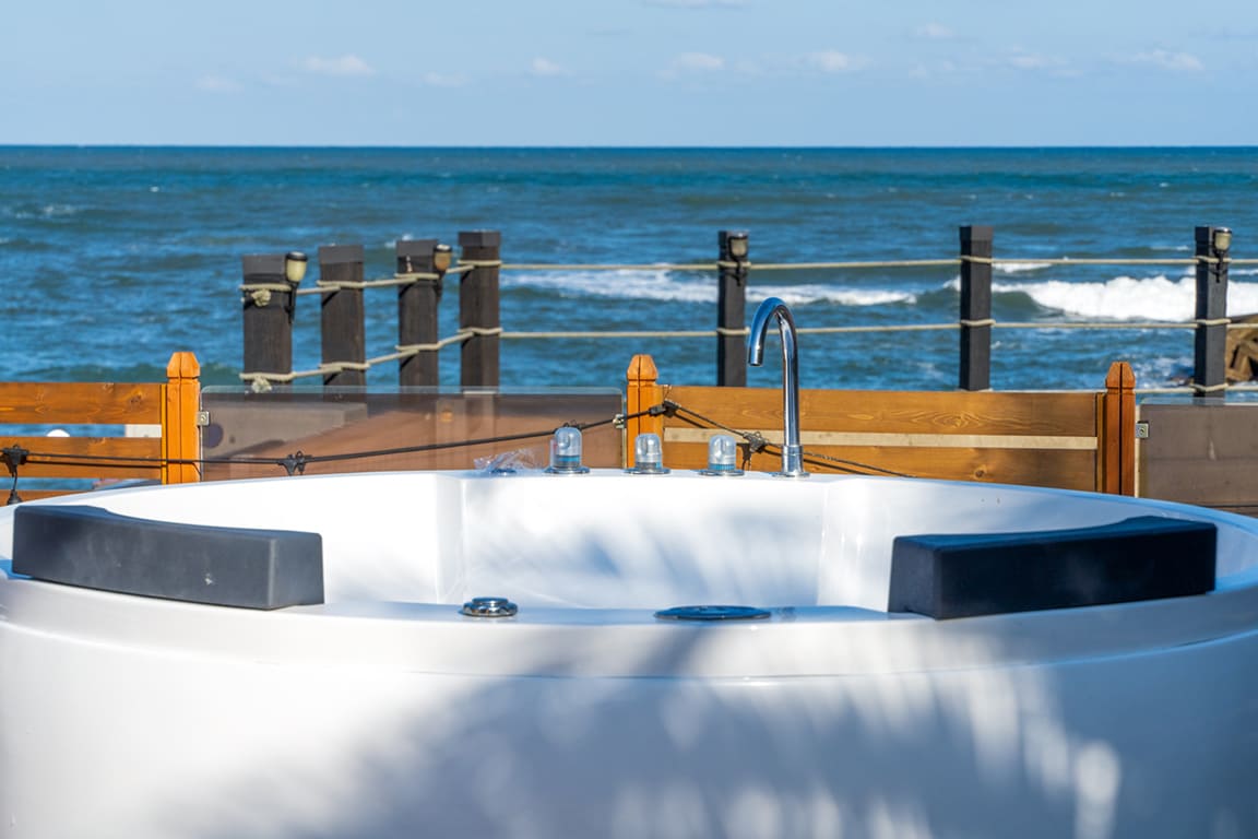 ocean view jacuzzi