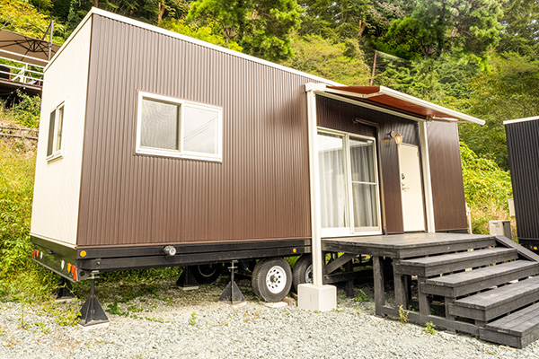 Glamping cabin type King-Brown