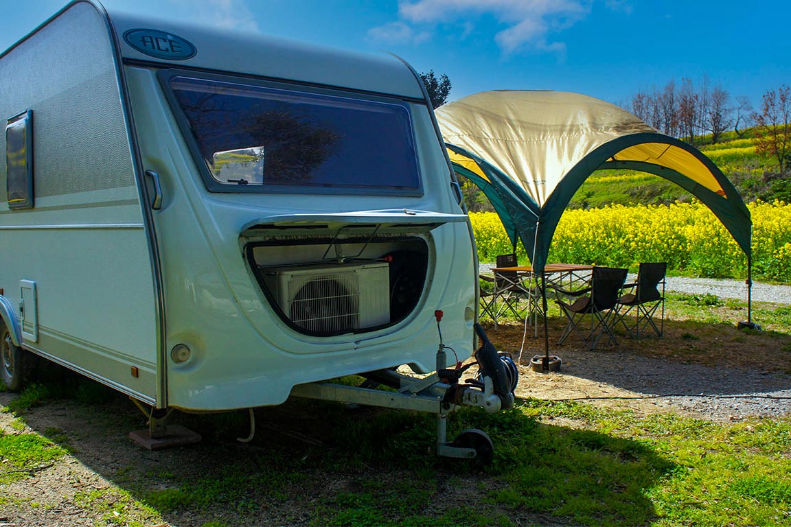 Compact trailer stay where you can stay with your pet