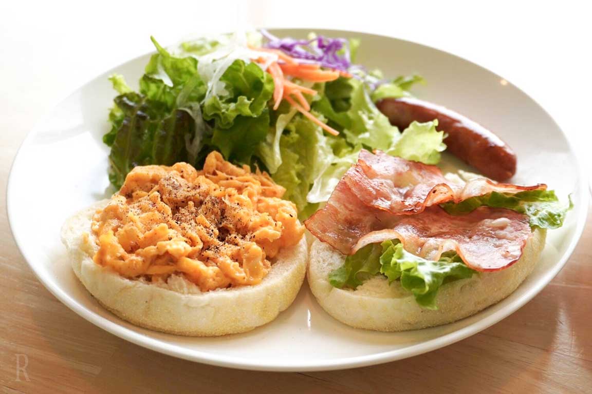 【朝食】爽やかな朝を楽しむイングリッシュマフィンセット(白バラコーヒー付き)