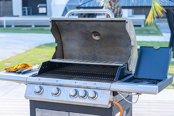 Large gas BBQ grill