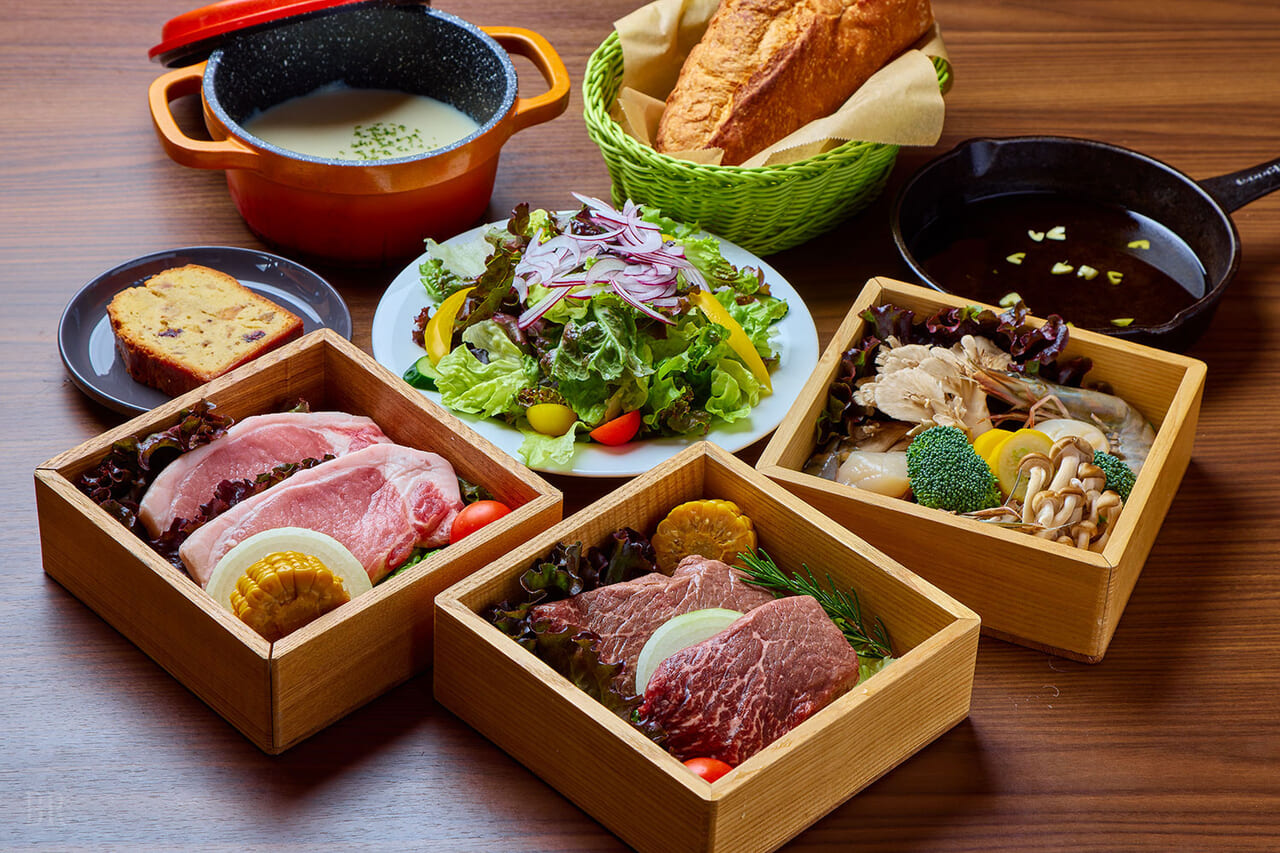 淡路牛&淡路産えびすもち豚ステーキ &海鮮を楽しむグランピングBBQ