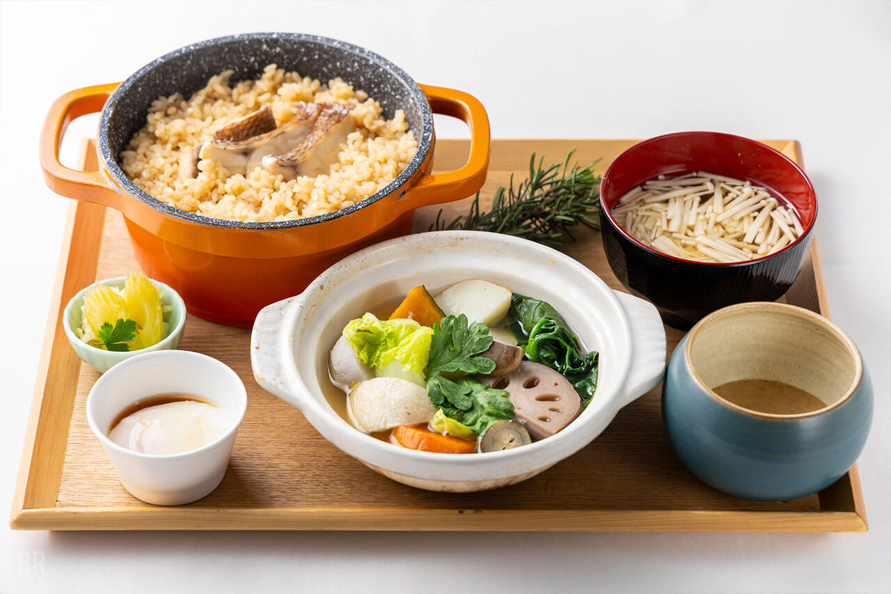 【朝食】鯛ごはんの和朝食<br>バージンバレー農園の野菜たっぷり和ポトフ