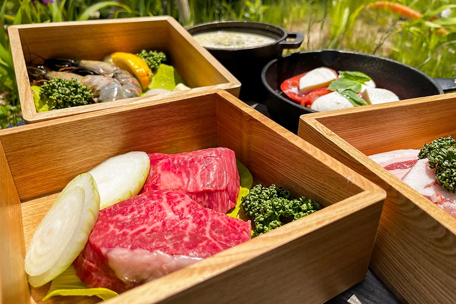 Glamping BBQ where you can enjoy olive beef & Awaji Ebisu sticky pork steak & seafood