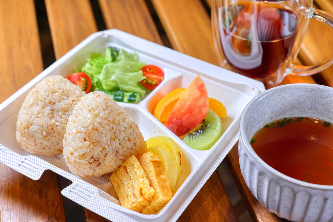 朝食