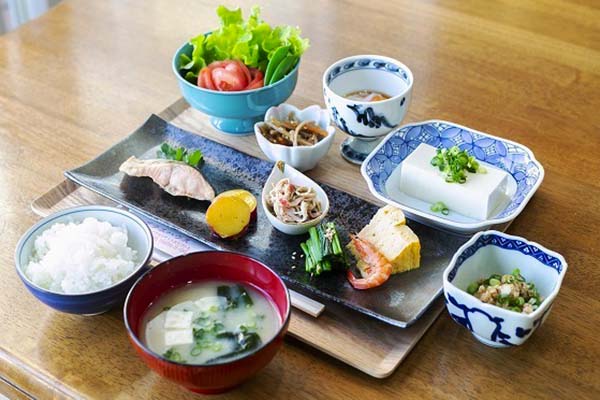朝食