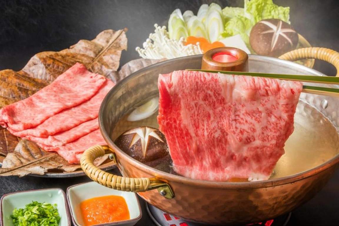 [Winter only/Dinner] A5 rank Japanese black beef shabu-shabu set