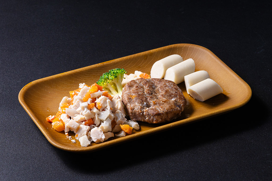 ワンちゃん用ディナー <br>千葉県産ゴールデンポークと房総ハーブ鶏のハンバーグセット