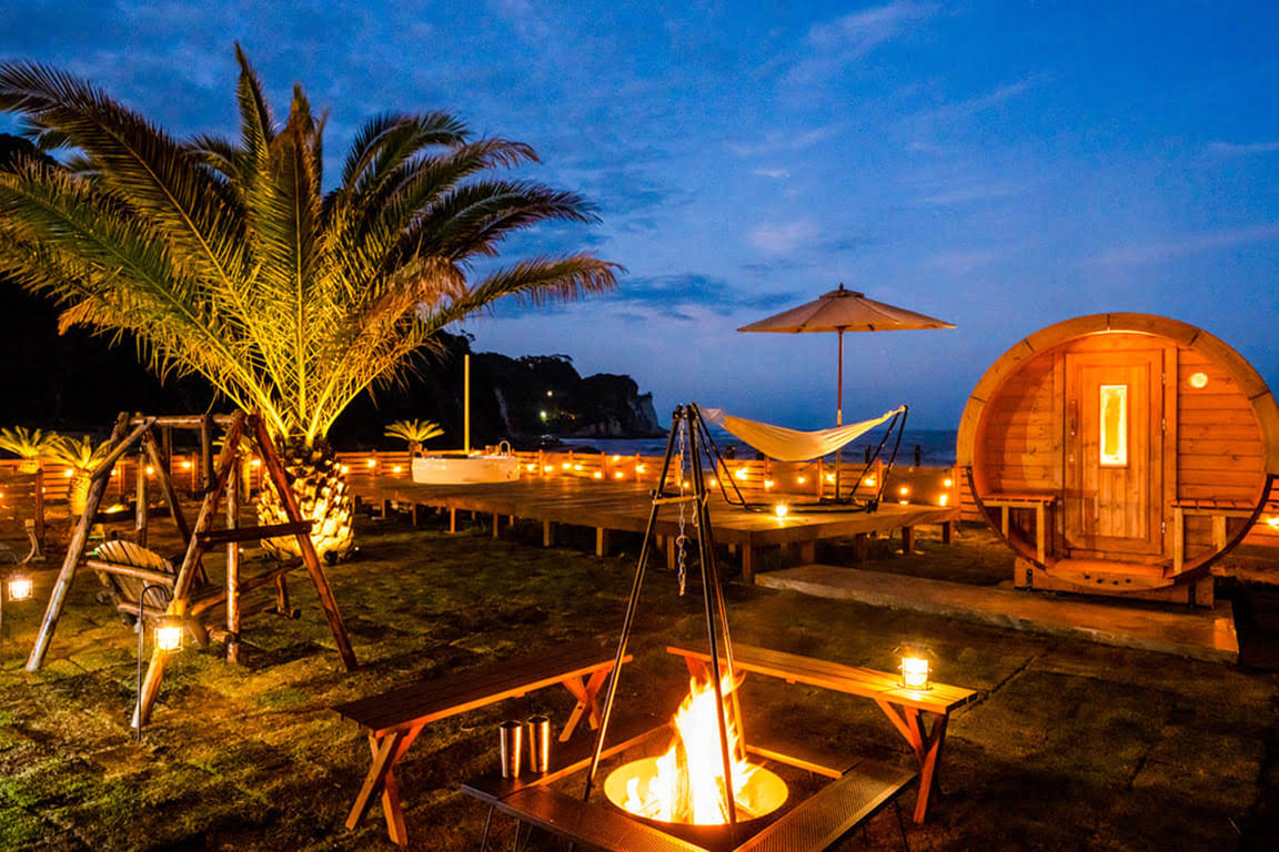 THE BONDS Ocean Front Villa - Chiba Isumi - garden and bonfire