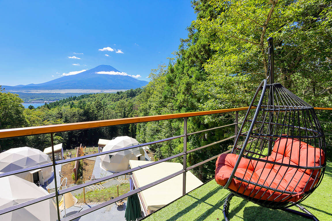 富士山を望む山中湖グランピング LE NIDO-ル・ニドから富士山を望む