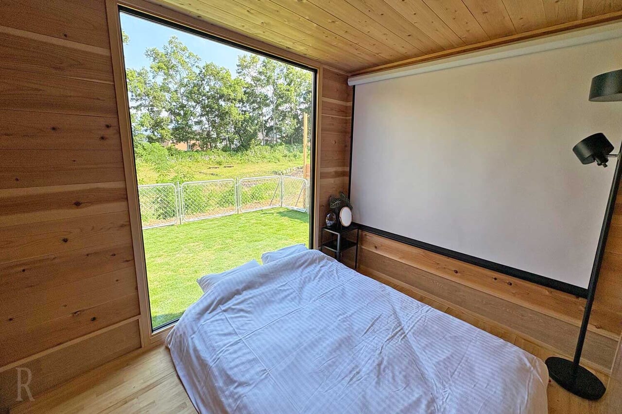 [可携带宠物狗] 小屋 [家庭] 容纳人数：3 人（含桶式桑拿）