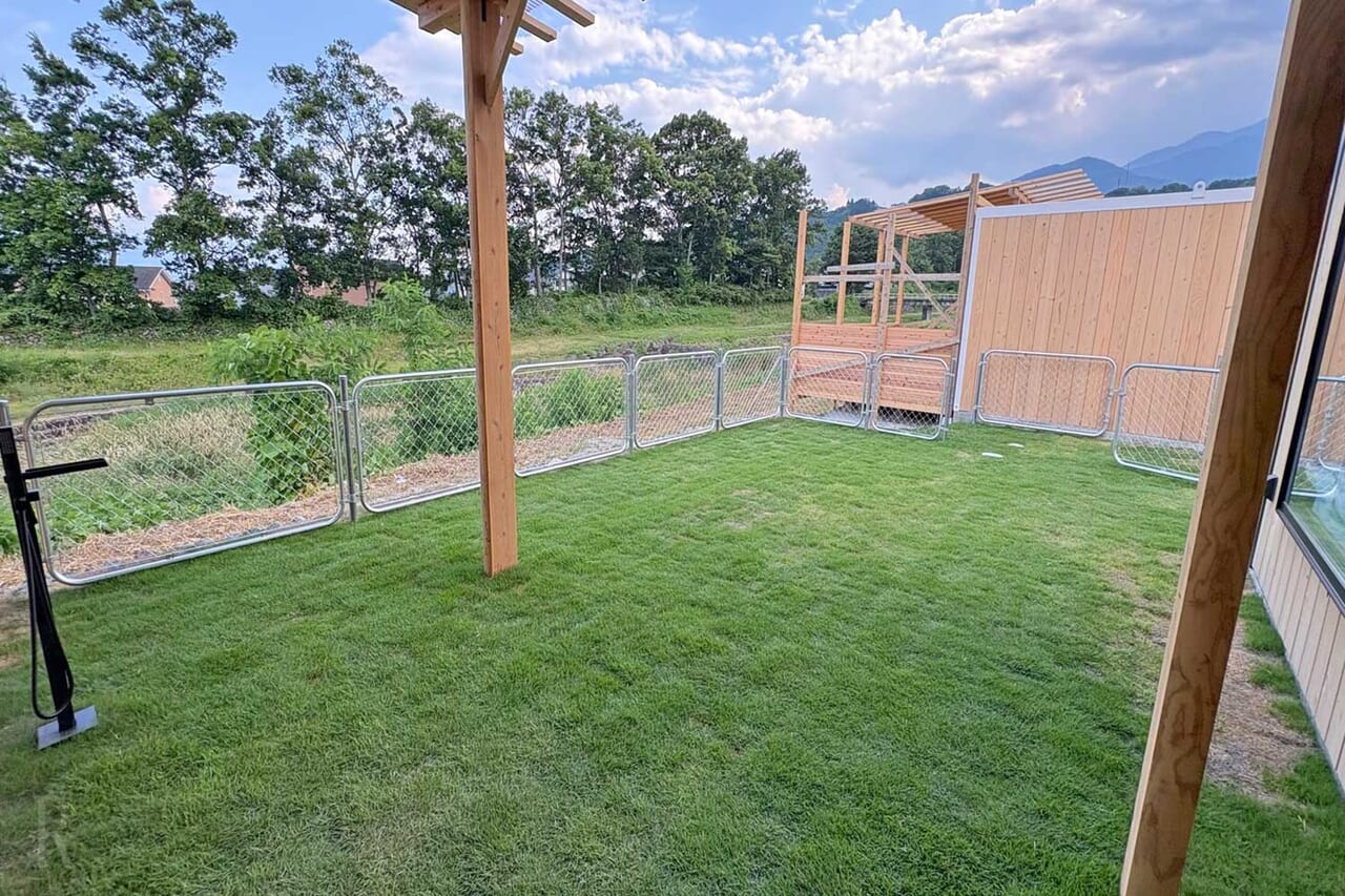 [可携带宠物狗] 小屋 [家庭] 容纳人数：3 人（含桶式桑拿）