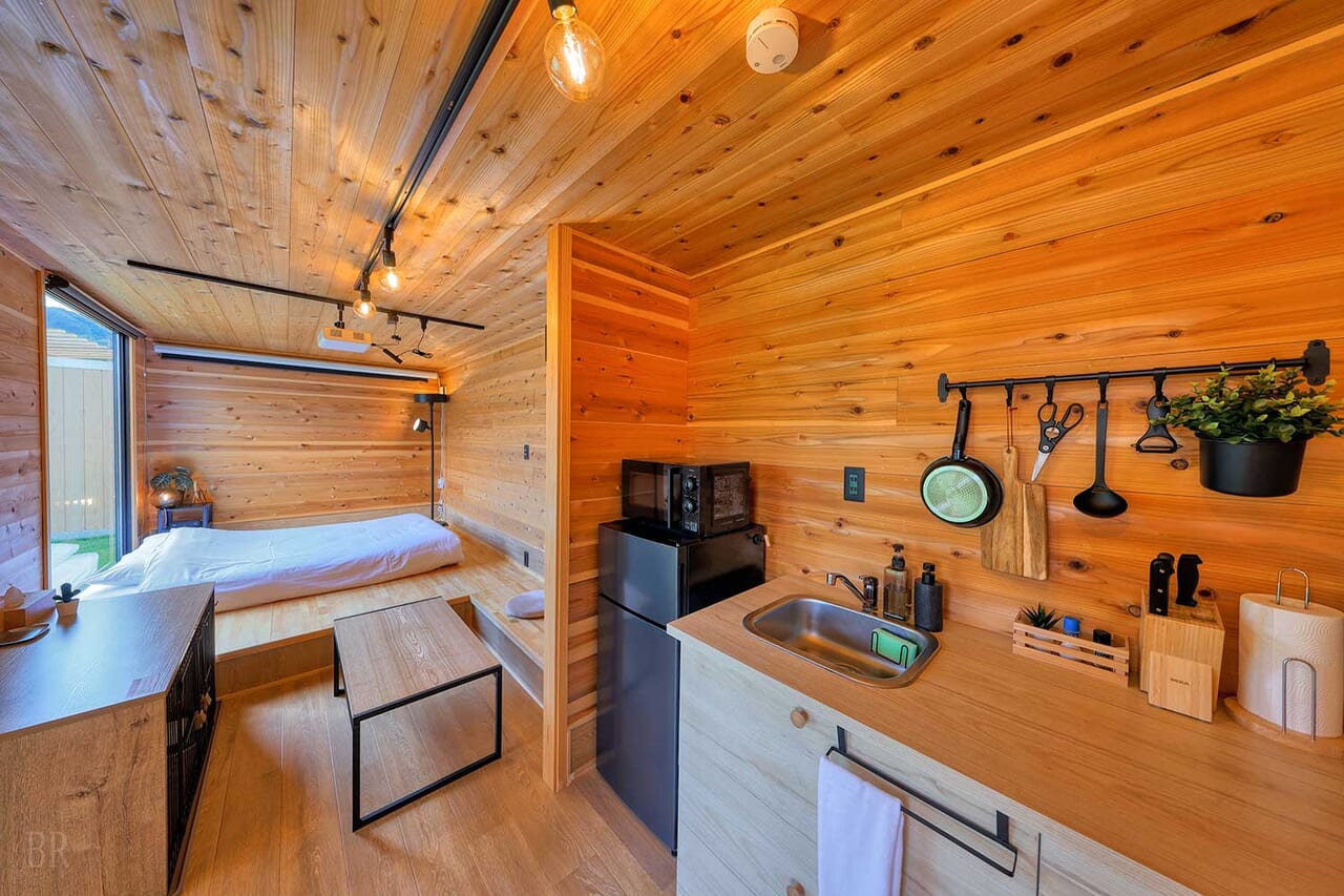 【愛犬同伴可】タイニーハウス【Famille】定員3名〈バレルサウナ付き〉