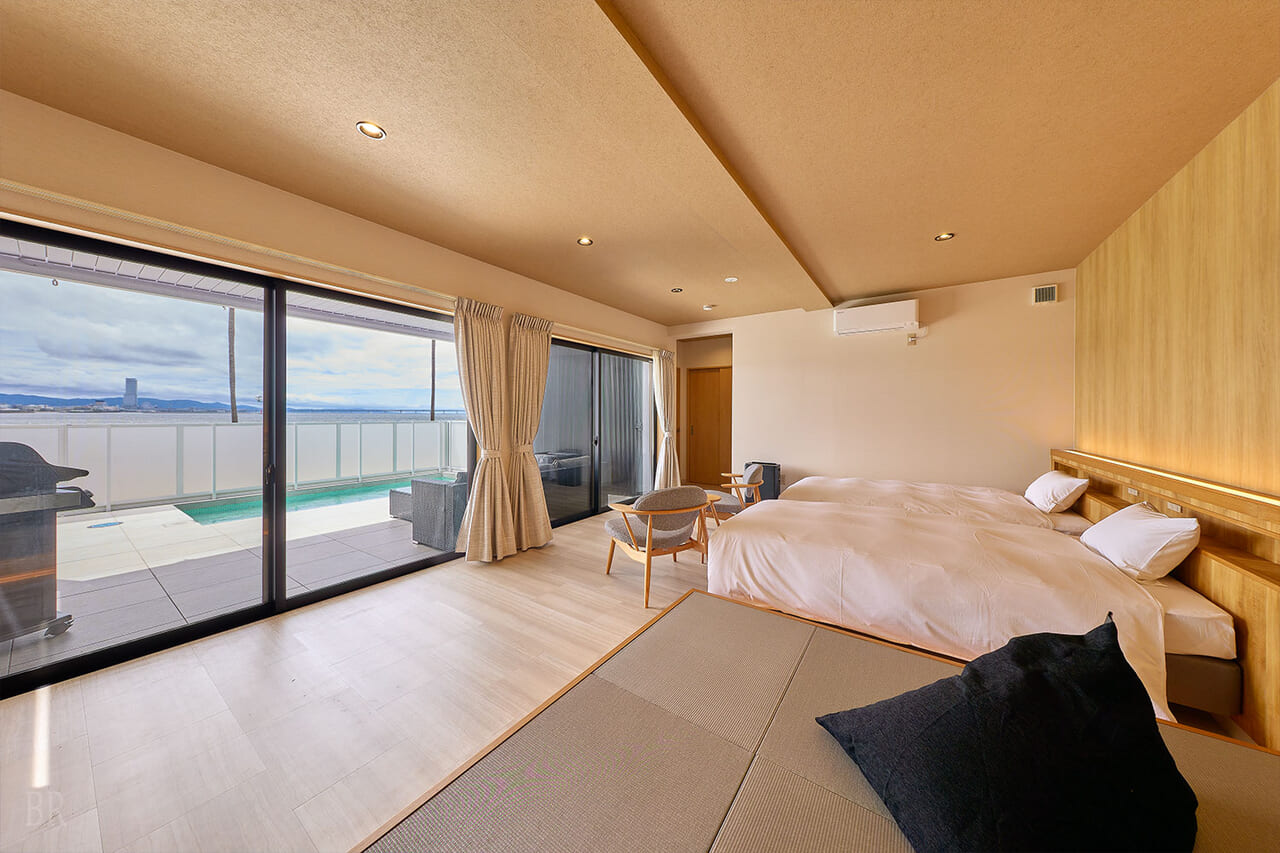Oceanfront - with private pool -