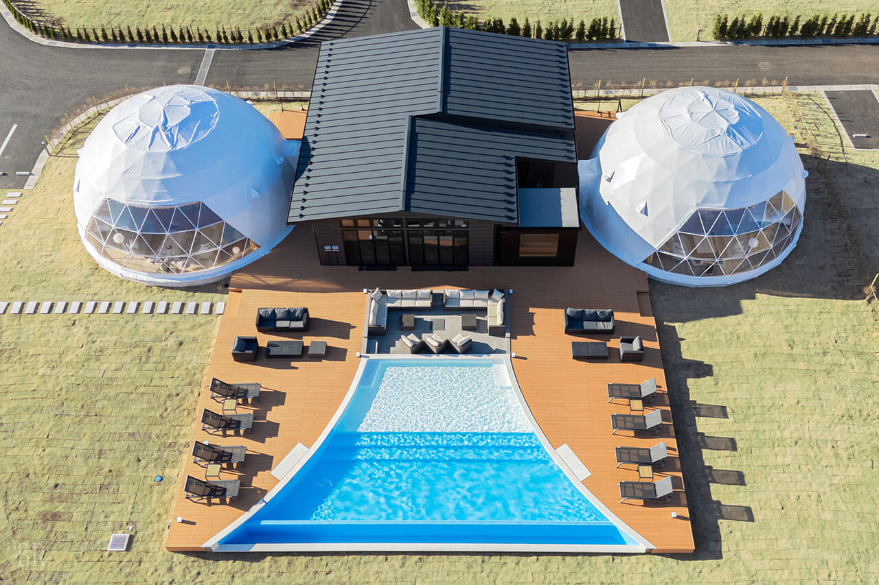 ラグジュアリーツインドーム -プール付き／直径10m×2棟