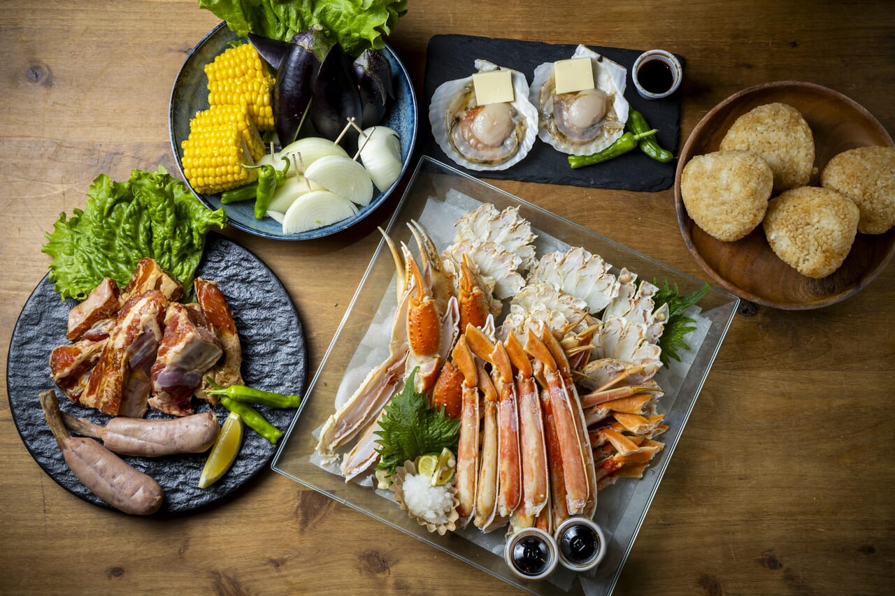 海の恵みと骨付き肉を豪快に味わう プレミアムBBQ