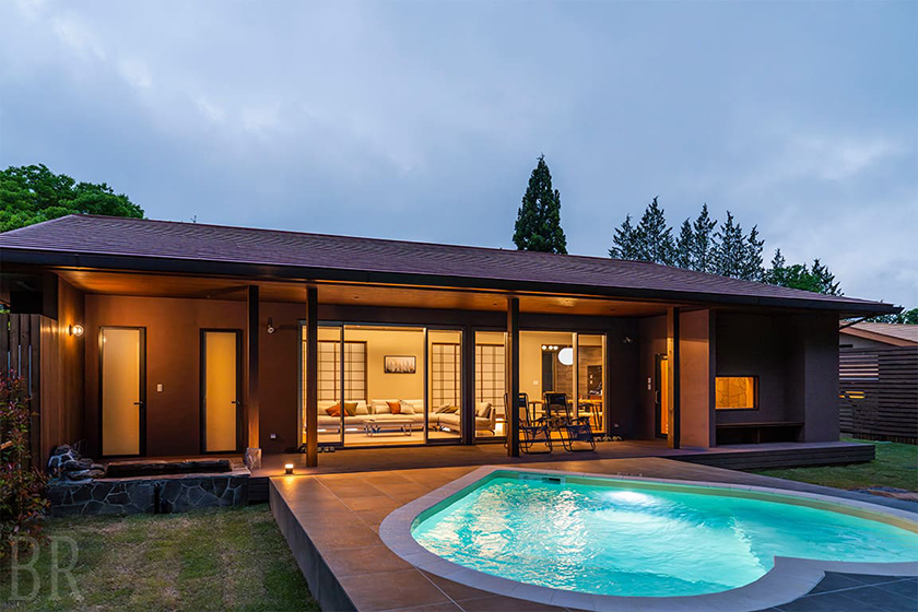 【栃木】豪华别墅“别亭式”外观，带游泳池