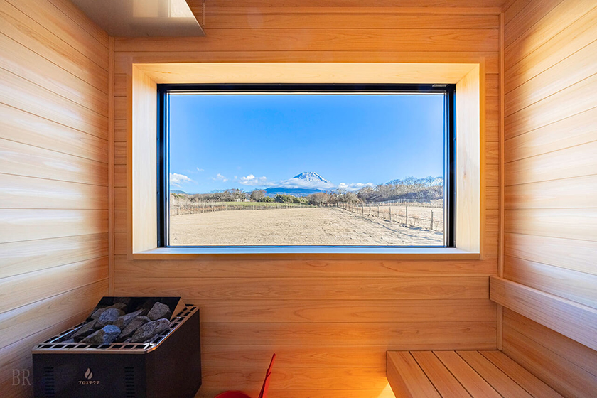 [山梨县] Glamping B&V Fujisan Kawaguchiko 的所有房间均设有私人桑拿房。