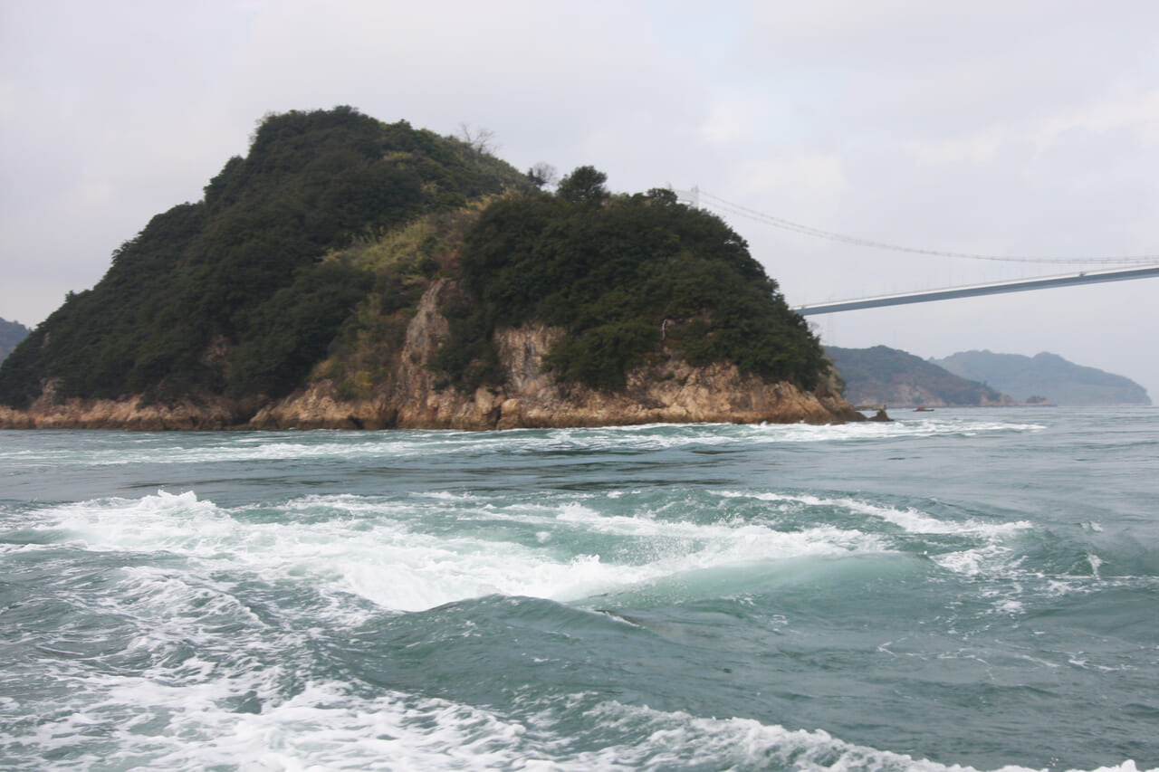 来島海峡急流観潮船 愛媛のグランピング旅行で体験する瀬戸内の急潮